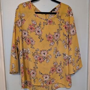 Yellow Relaxed Blouse with flowy Fit and Three-Quarter Sleeves